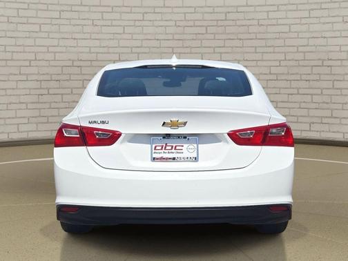 Summit White 2023 Chevrolet Malibu FWD 1LT