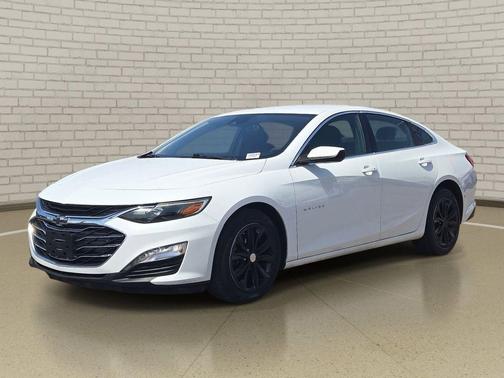 Summit White 2023 Chevrolet Malibu FWD 1LT