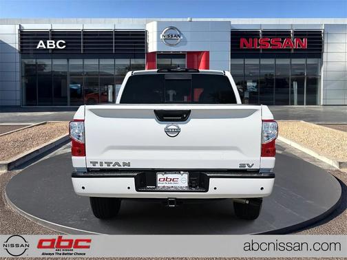 2023 Nissan Titan SV