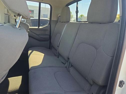 2021 Nissan Frontier SV