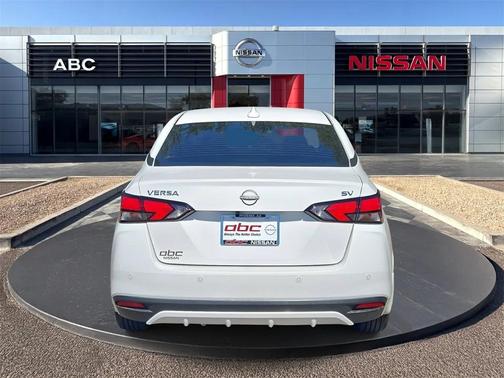 2024 Nissan Versa 1.6 SV
