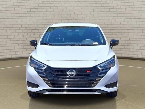 Gray Sky Pearl 2025 Nissan Versa 1.6 S