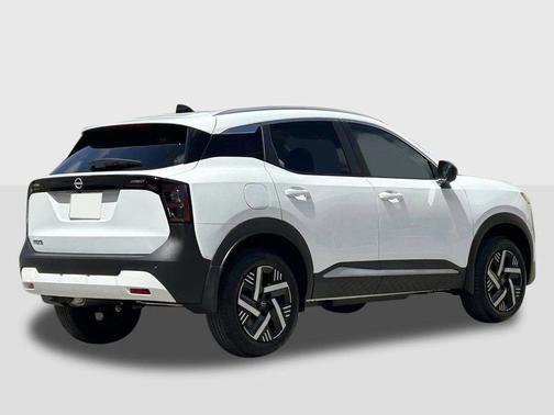 Fresh Powder 2026 Nissan Kicks SV