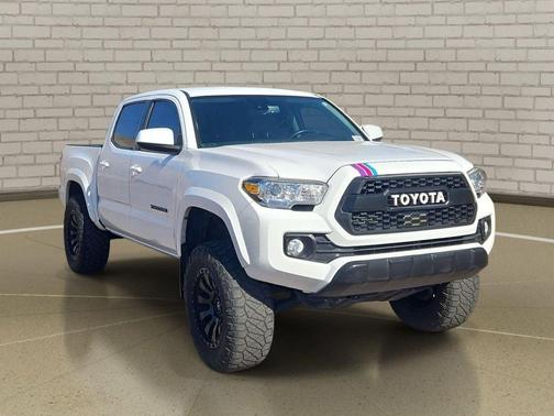 Super White 2019 Toyota Tacoma SR5