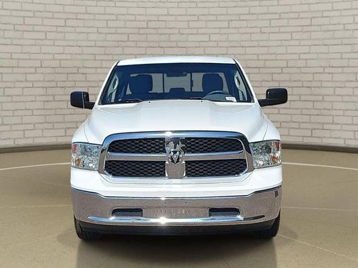 Bright White Clearcoat 2019 RAM 1500 SLT