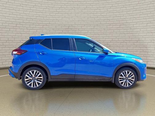Electric Blue Metallic 2023 Nissan Kicks SV