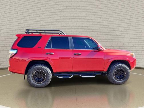 Barcelona Red Metallic 2018 Toyota 4Runner SR5