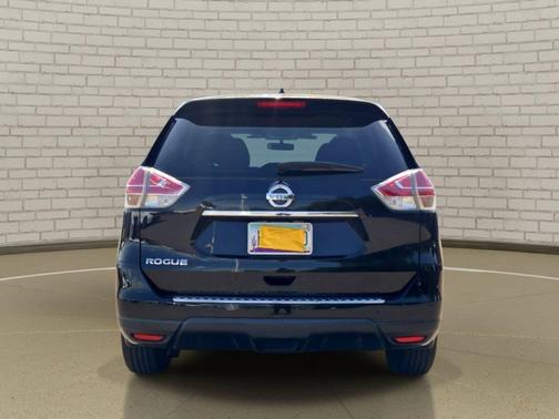 Magnetic Black 2016 Nissan Rogue S