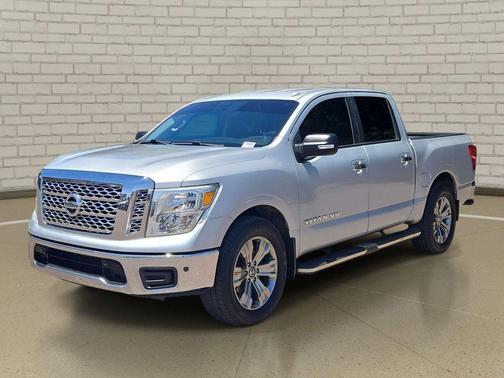 Brilliant Silver Metallic 2018 Nissan Titan SV Truck