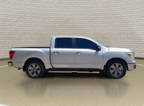 Brilliant Silver Metallic 2018 Nissan Titan SV