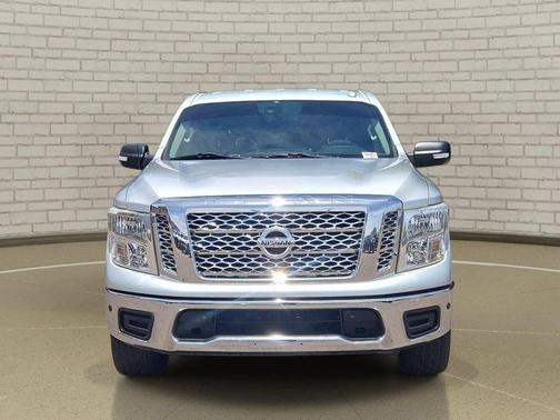 Brilliant Silver Metallic 2018 Nissan Titan SV