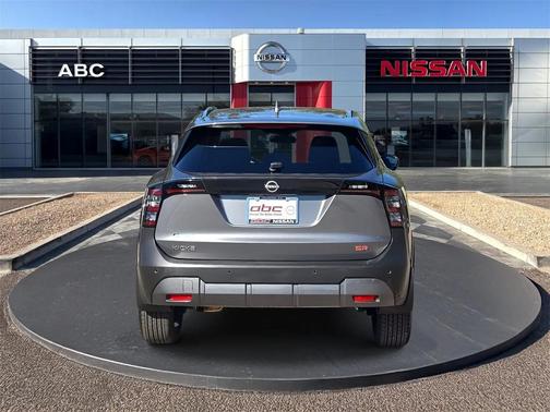 2025 Nissan Kicks SR