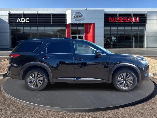 2022 Nissan Pathfinder SV 4WD