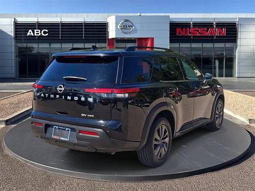 2022 Nissan Pathfinder SV 4WD