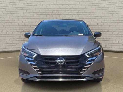 Gun Metallic 2025 Nissan Versa 1.6 S