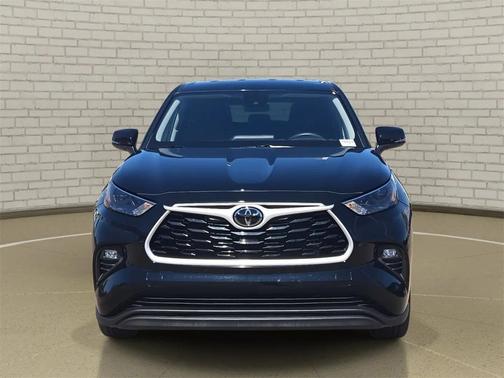 2025 Toyota Highlander LE