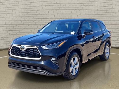 2025 Toyota Highlander LE