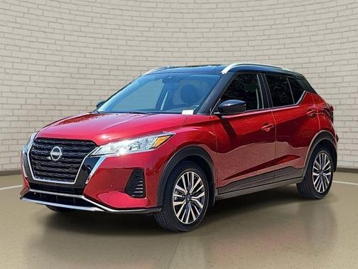 Scarlet Ember Tintcoat/Super Black 2023 Nissan Kicks SV