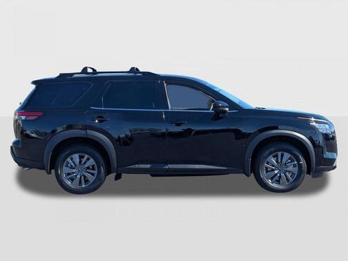 Super Black 2026 Nissan Pathfinder SV