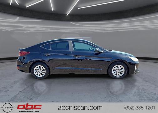 2019 Hyundai ELANTRA SE