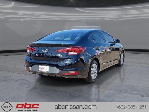 2019 Hyundai ELANTRA SE