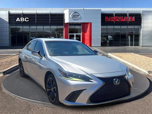 2023 Lexus ES 300h F SPORT Handling