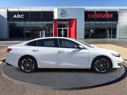 2022 Chevrolet Malibu FWD LT