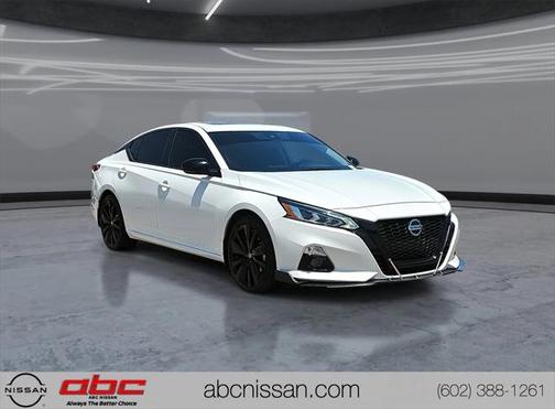 2022 Nissan Altima SR FWD