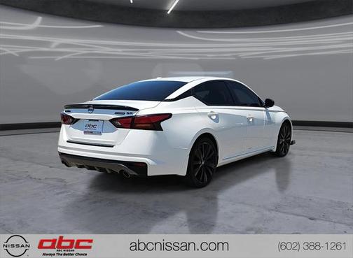 2022 Nissan Altima SR FWD