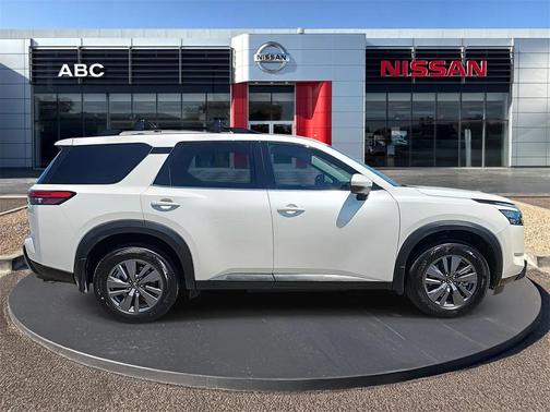 2024 Nissan Pathfinder SV FWD
