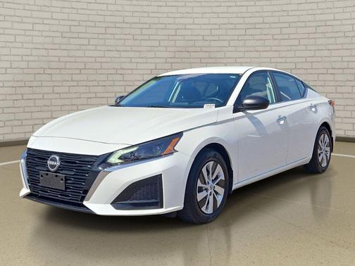 Glacier White 2025 Nissan Altima S FWD