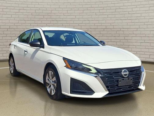 Glacier White 2025 Nissan Altima S FWD