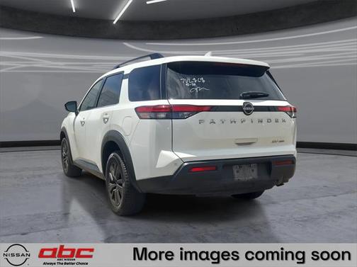 2022 Nissan Pathfinder SV 4WD