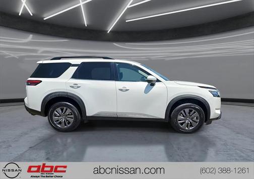 2022 Nissan Pathfinder SV 4WD