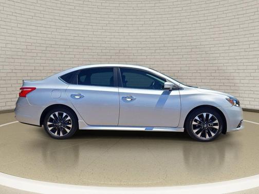 Brilliant Silver Metallic 2017 Nissan Sentra SR