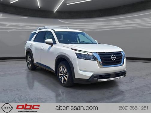 2025 Nissan Pathfinder SL FWD