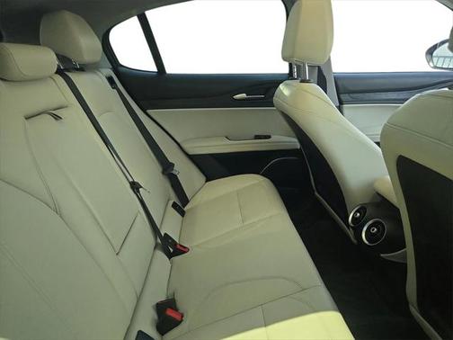 2019 Alfa Romeo Stelvio Base