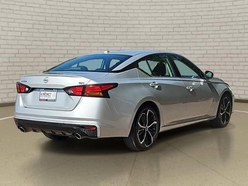 Brilliant Silver Metallic 2025 Nissan Altima SR FWD