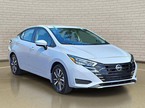 Gray Sky Pearl 2025 Nissan Versa 1.6 SV