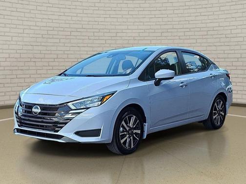 Gray Sky Pearl 2025 Nissan Versa 1.6 SV