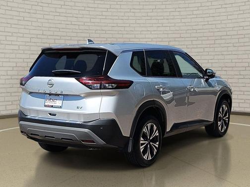Brilliant Silver Metallic 2023 Nissan Rogue SV