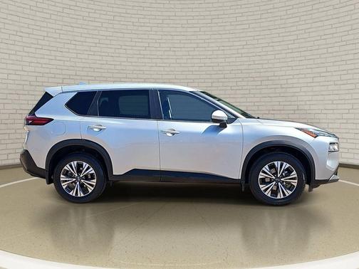 Brilliant Silver Metallic 2023 Nissan Rogue SV