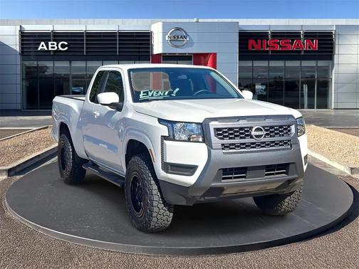 2025 Nissan Frontier SV