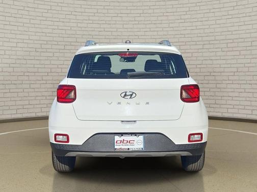 Lunar White 2025 Hyundai VENUE SEL