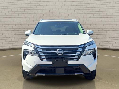 Everest White Pearl Tricoat 2026 Nissan Rogue Platinum