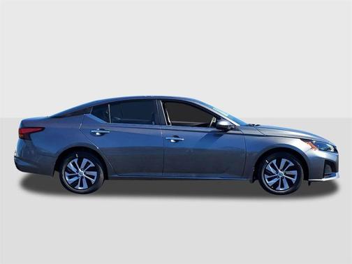 2025 Nissan Altima S FWD