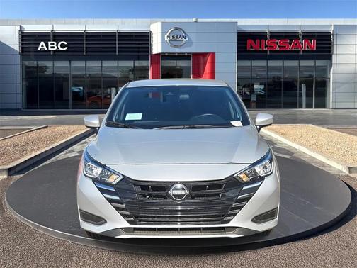 2024 Nissan Versa 1.6 SV