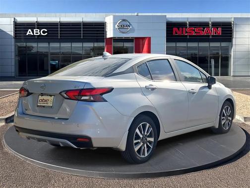 2024 Nissan Versa 1.6 SV