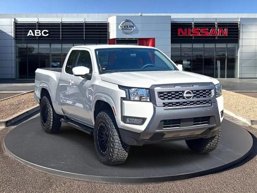 QAK Glacier WH 2025 Nissan Frontier SV