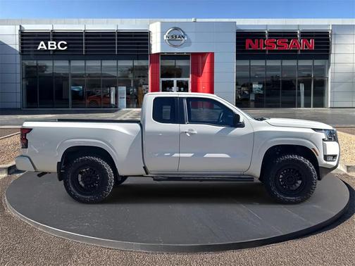 2025 Nissan Frontier SV